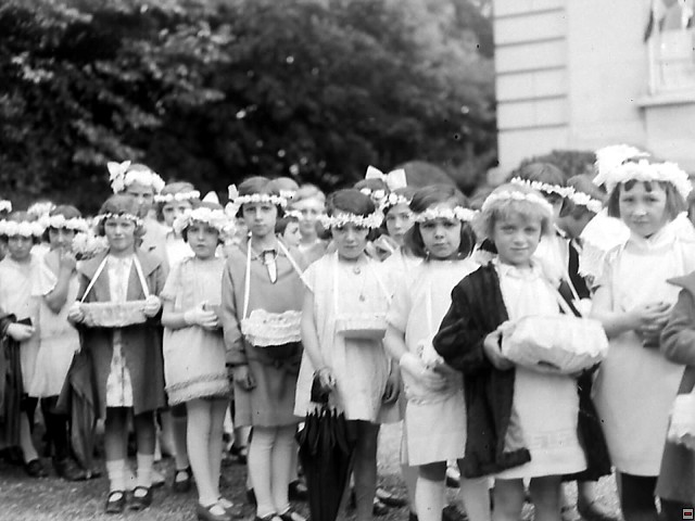 procession 1928 (5).jpg